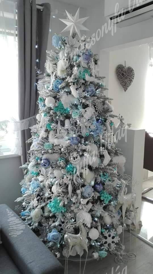 Díszített karácsonyfa