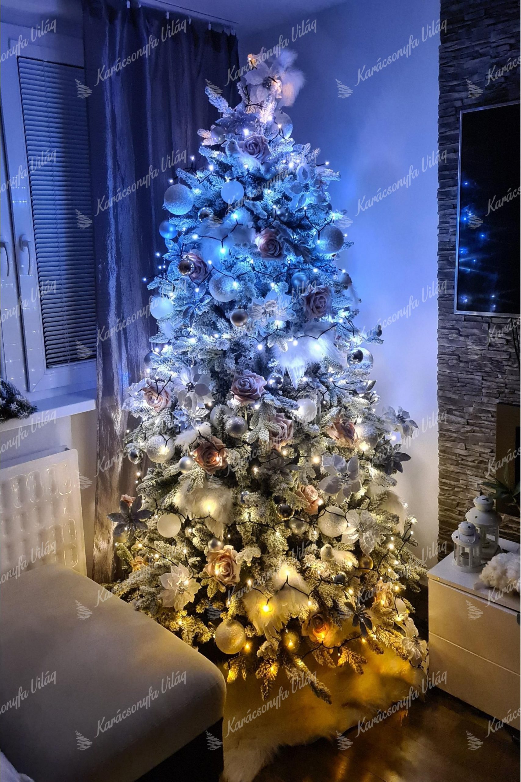 A Twinkly LED fenyőfa díszvilágítás aranyszínű kiadásban