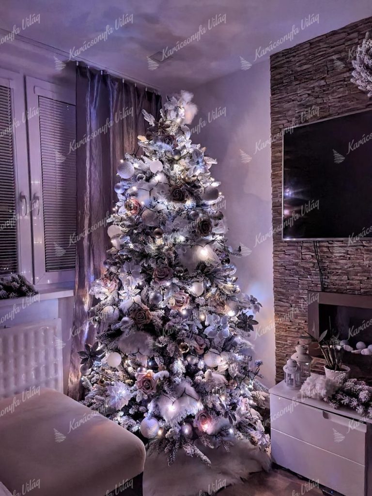 A Twinkly LED fenyőfa díszvilágítás aranyszínű kiadásban