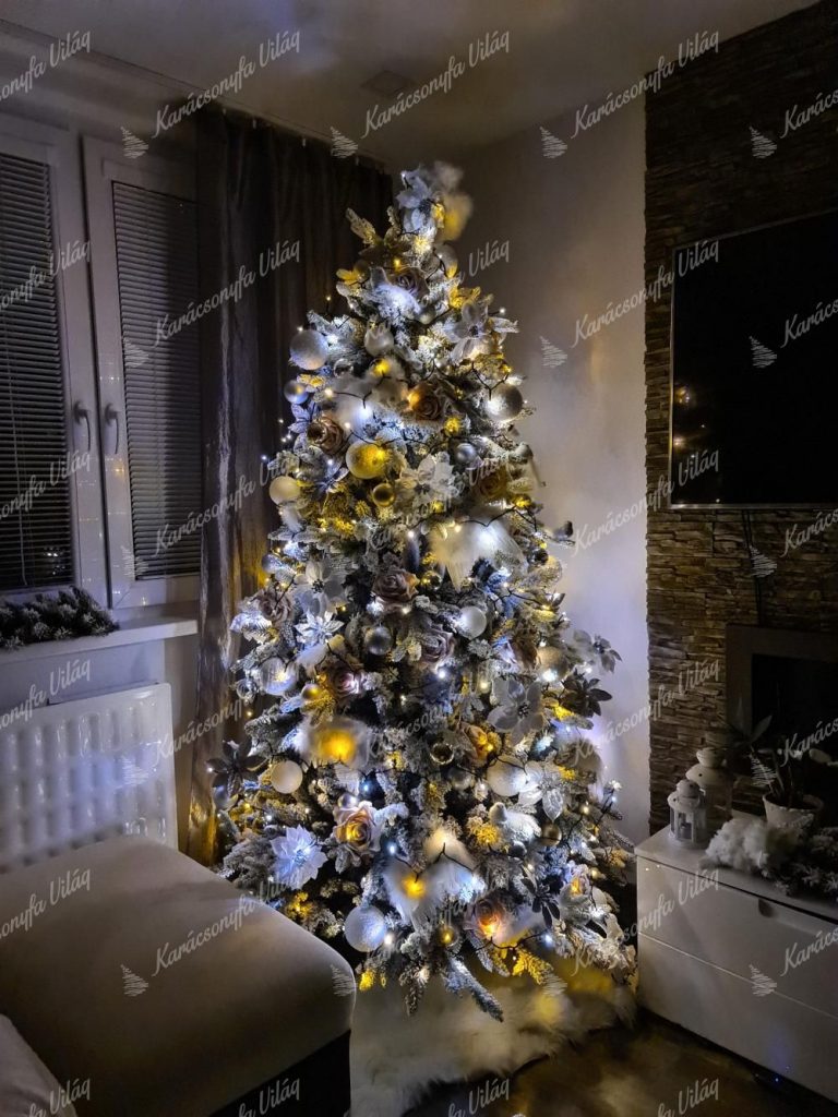 A Twinkly LED fenyőfa díszvilágítás aranyszínű kiadásban