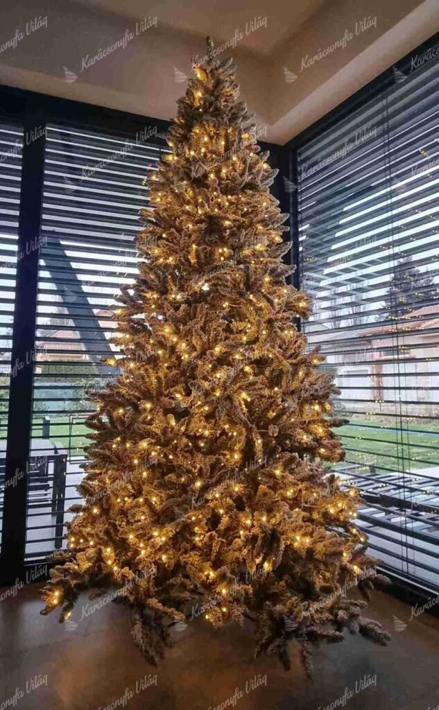 Északi Luc műfenyő karácsonyra 300cm 1150LED